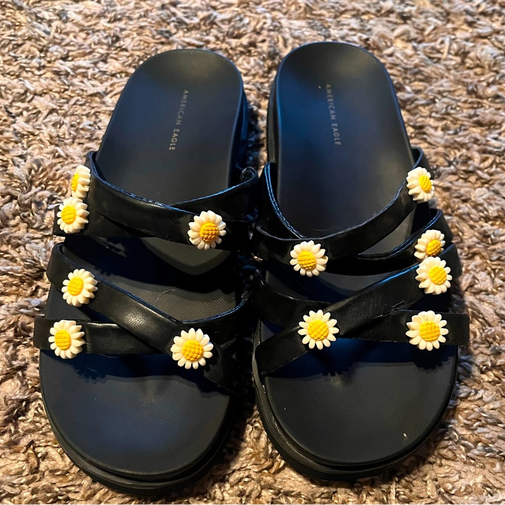 Black Slide Sandals with Daisy Details - Size 6